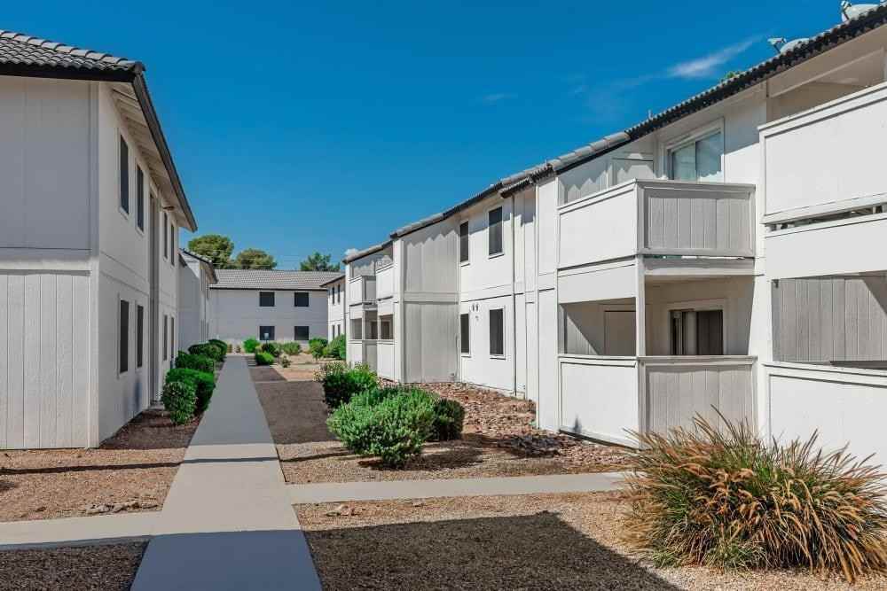 4801 Spencer St - Photo 3 of 12