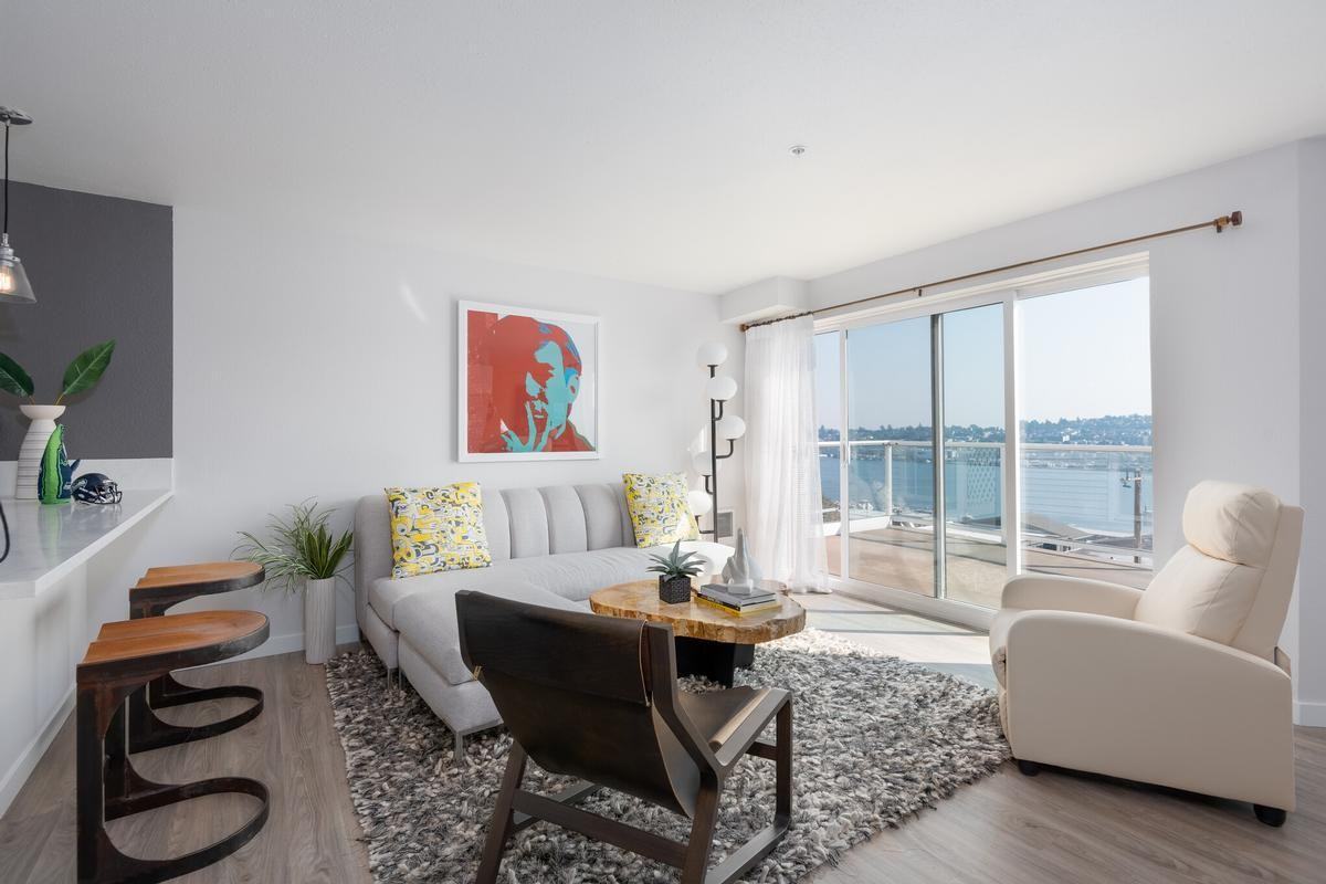 1735 Dexter Ave N - Photo 5 of 16