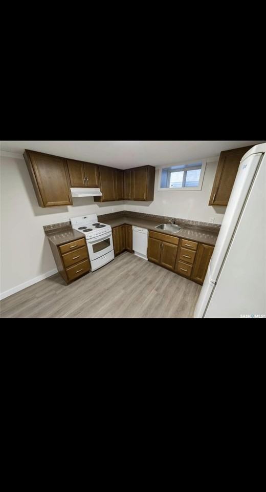 2836 Elphinstone Street - Photo 3 of 10