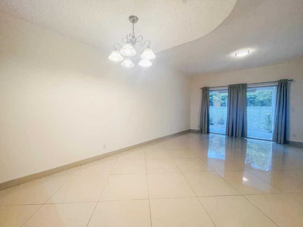 4904 Sw 31st Ter - Photo 7 of 22