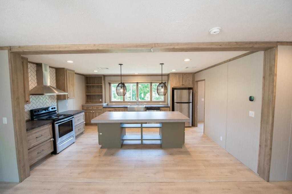 164 Holy Temple St - Photo 3 of 18