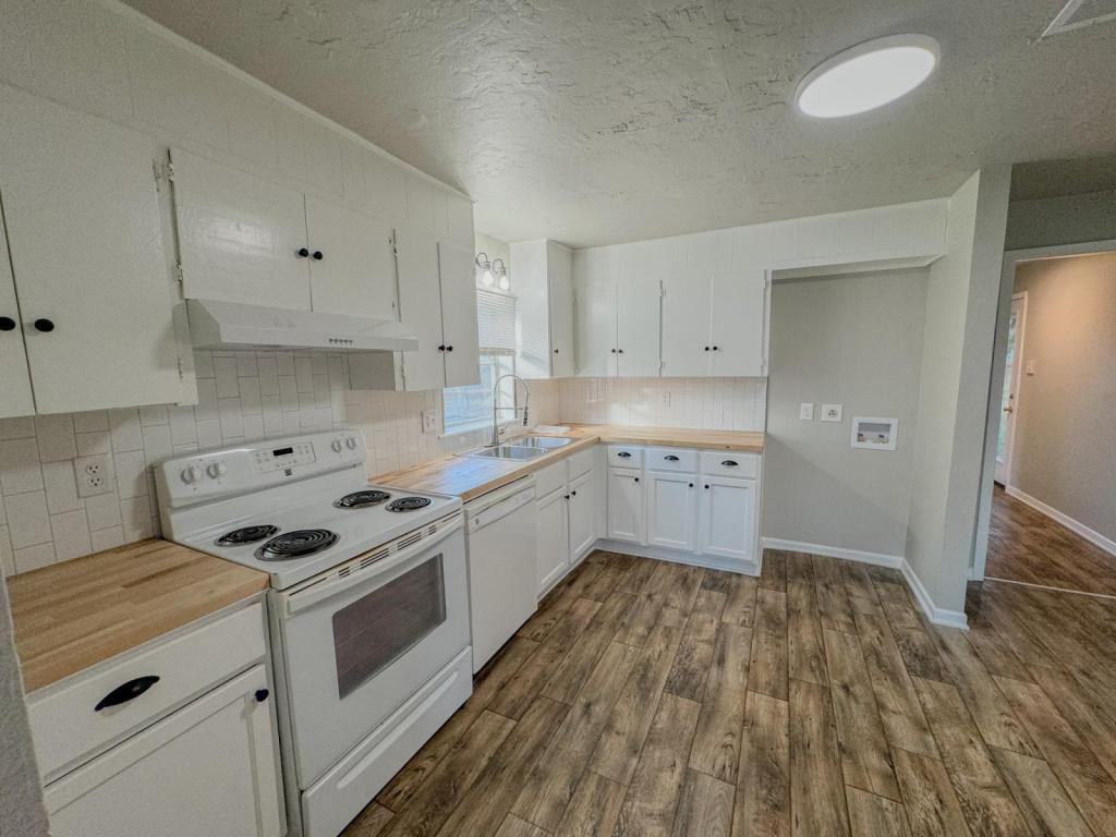 1111 Georgia St - Photo 7 of 17