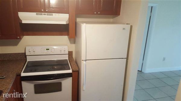 718 SW 81st Ave
