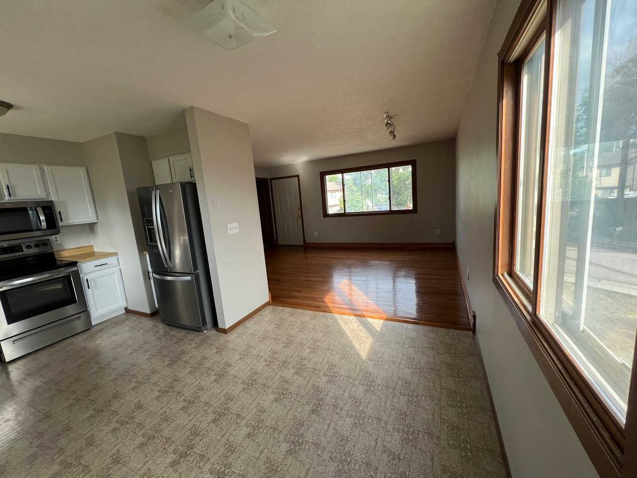 3224 Johnston Ln - Photo 3 of 14