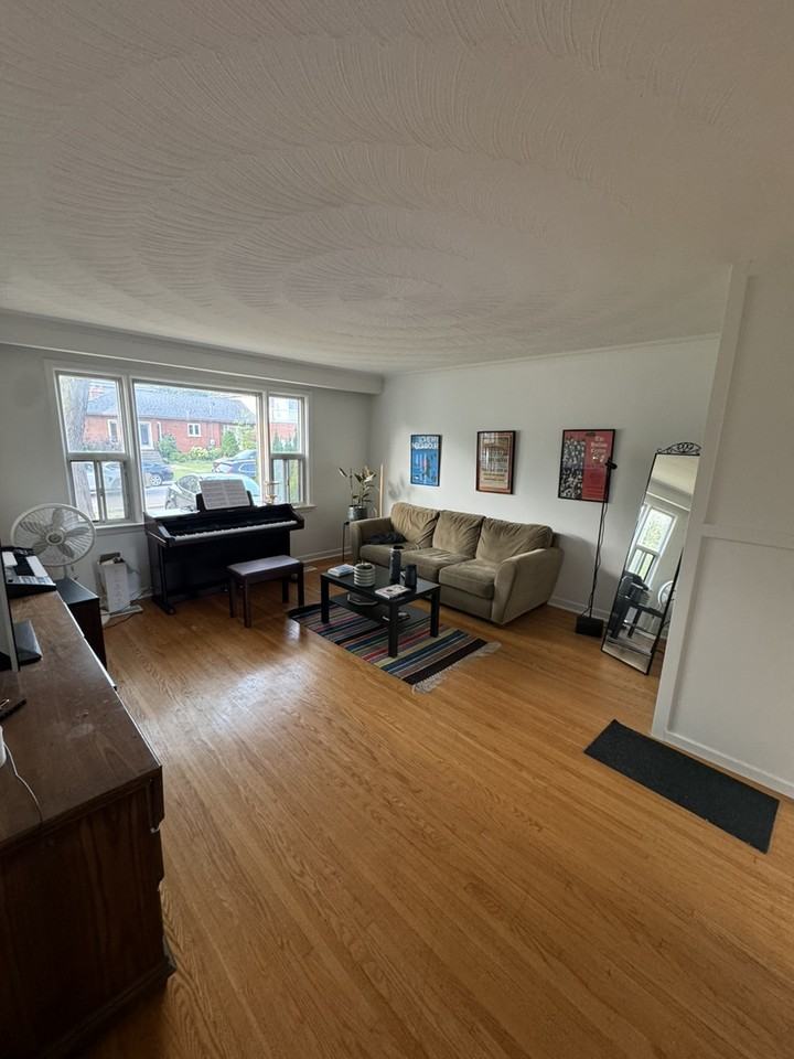 35 Laburnham Avenue #ROOM - Photo 2 of 7