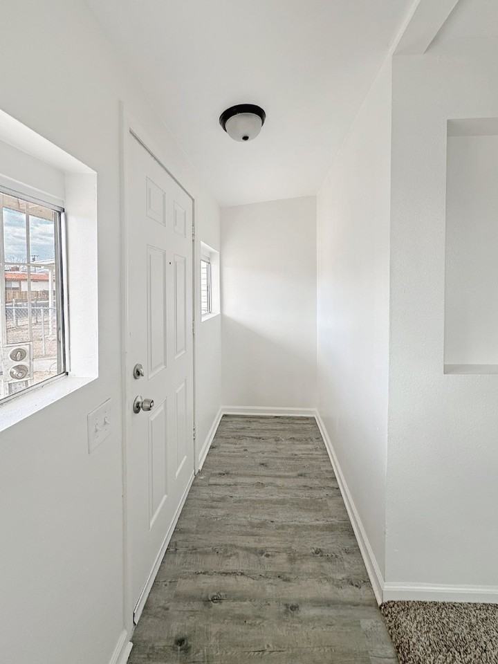 216 W Robertson Rd - Photo 2 of 21