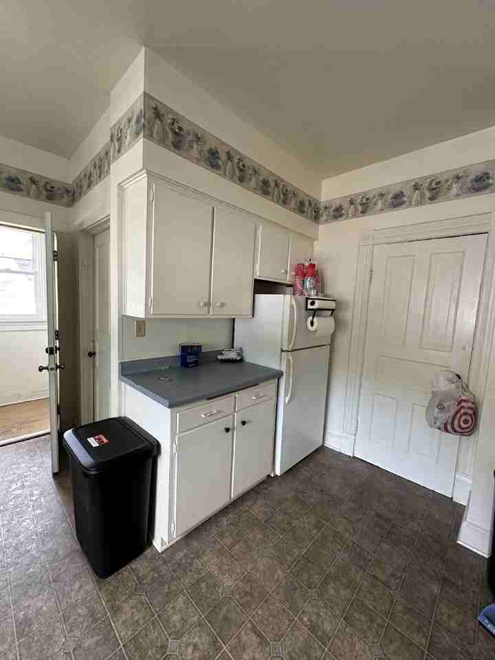 914 5th Ave - Photo 2 of 21