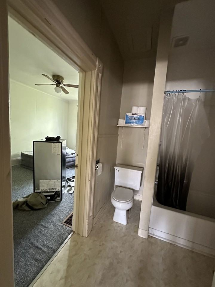 914 5th Ave - Photo 5 of 21