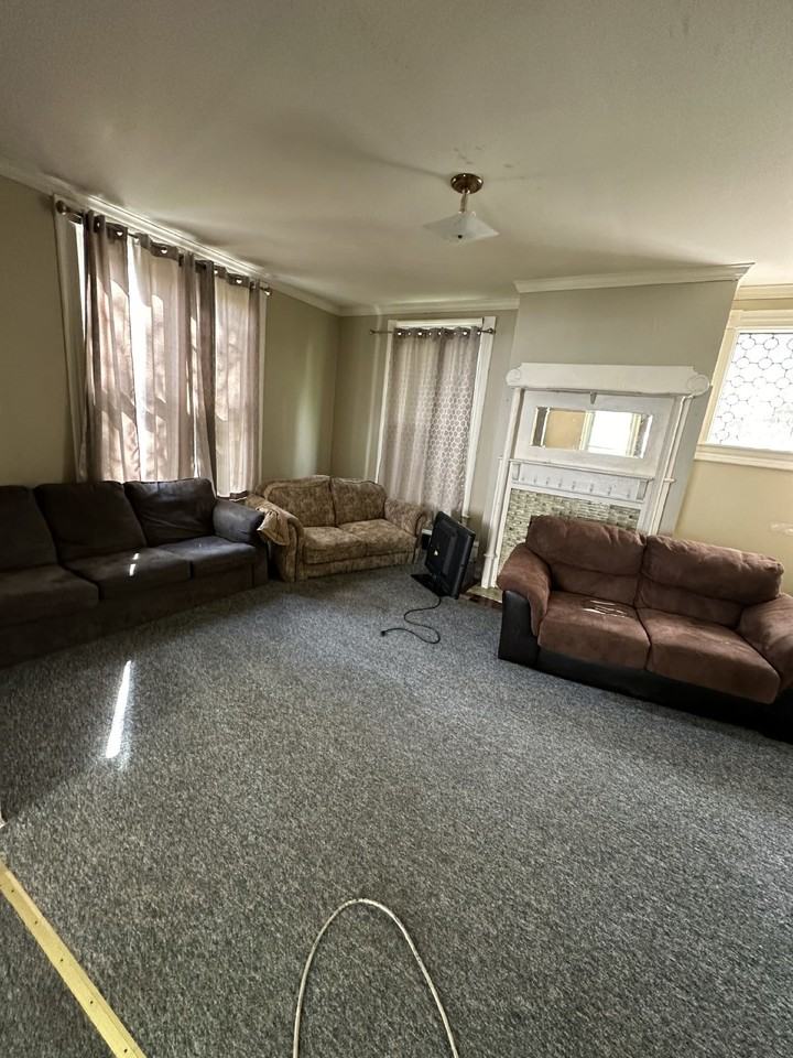 914 5th Ave - Photo 7 of 21