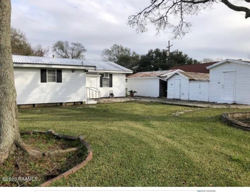 611 Kathy Dr - Photo 3 of 11