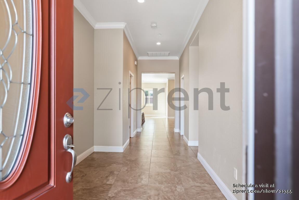 1462 Cruz St - Photo 3 of 20
