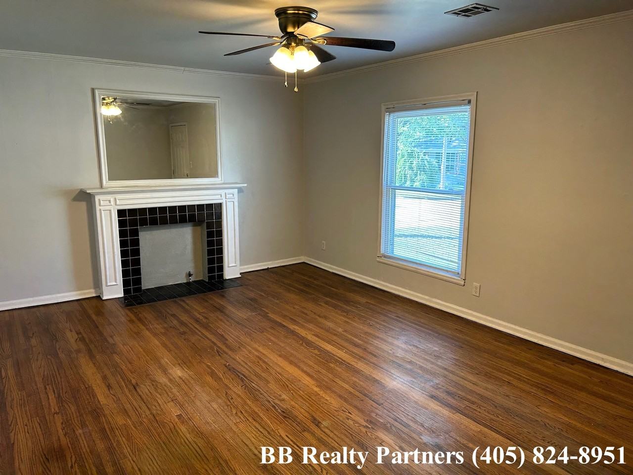 4704 E 7th St #NA - Photo 4 of 16