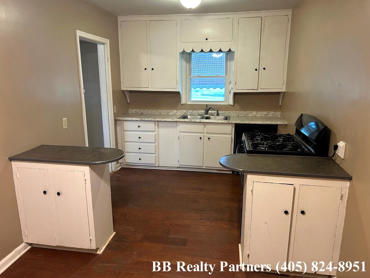4704 E 7th St #NA - Photo 5 of 16