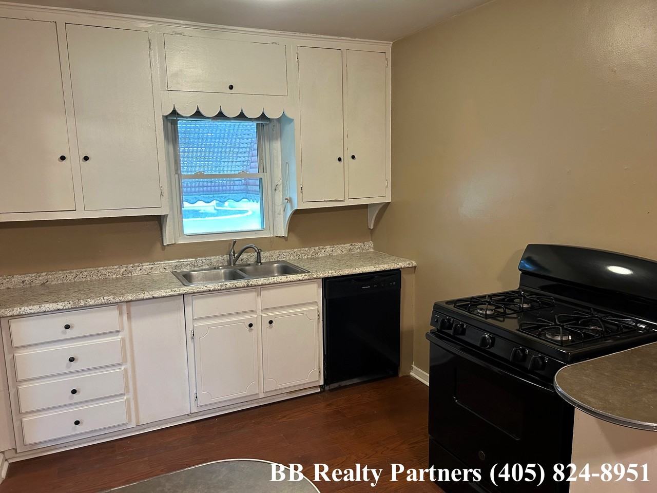 4704 E 7th St #NA - Photo 6 of 16