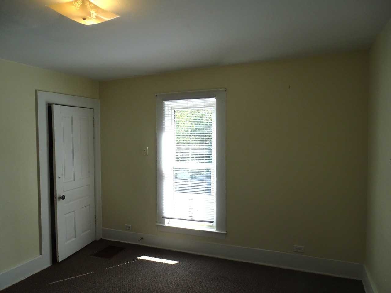 1102 Frank St #2 - Photo 3 of 5