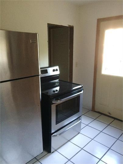 909 Lakeside Ave #NA - Photo 3 of 5