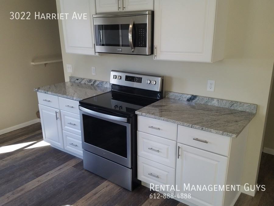 3022 Harriet Ave - Photo 3 of 18