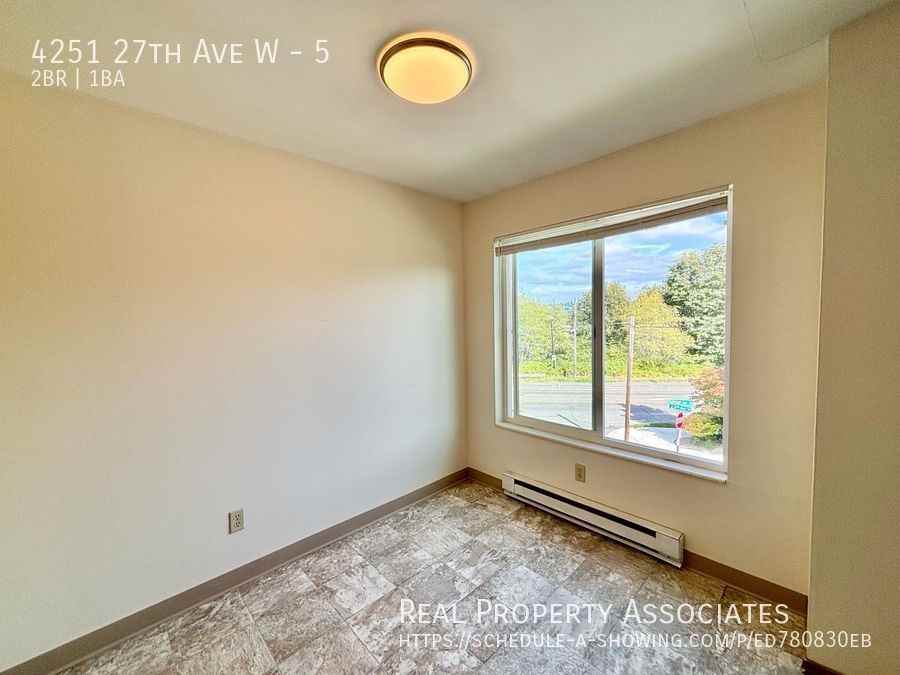 4251 27th Ave W #5 - Photo 5 of 24