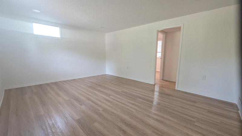 9313 E 18th St S - Photo 2 of 12