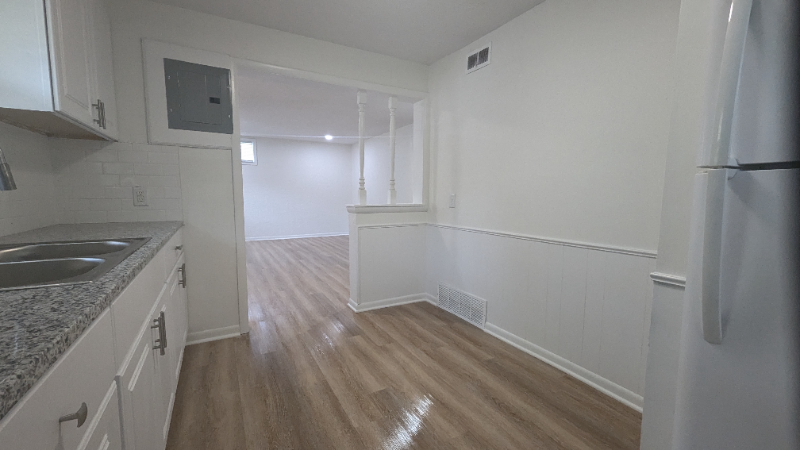 9313 E 18th St S - Photo 5 of 12