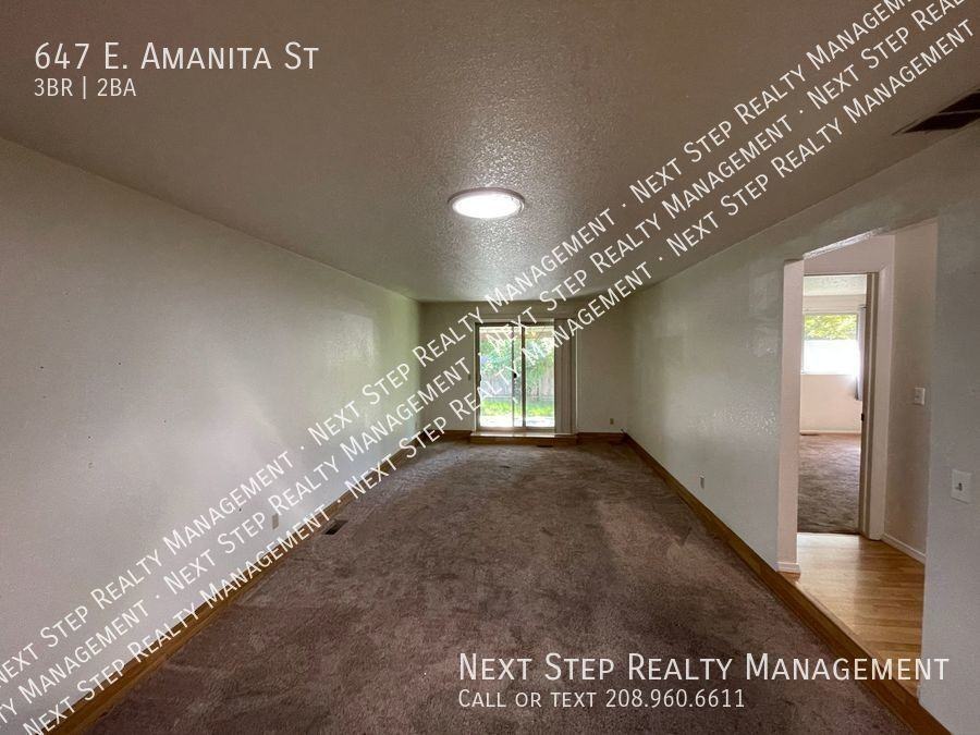 647 Amanita St - Photo 2 of 14