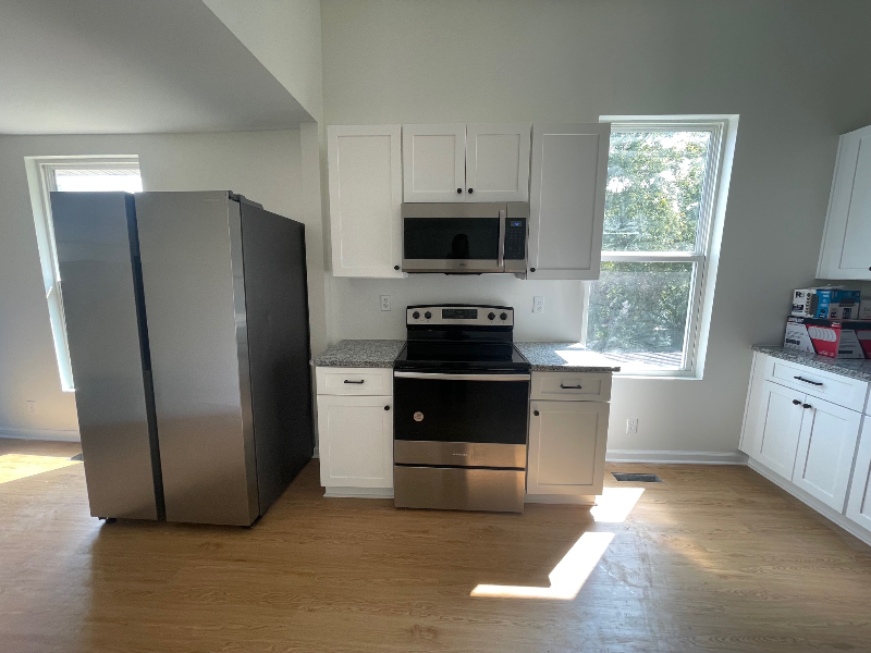 517 W 11th St - Photo 4 of 11