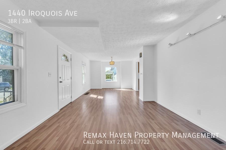 1440 Iroquois Ave - Photo 2 of 30