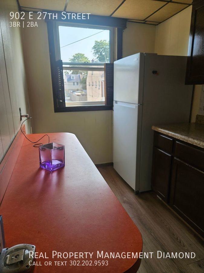 902 E 27th St - Photo 3 of 15