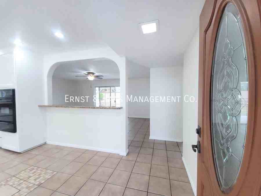 11932 Springdale St - Photo 2 of 25