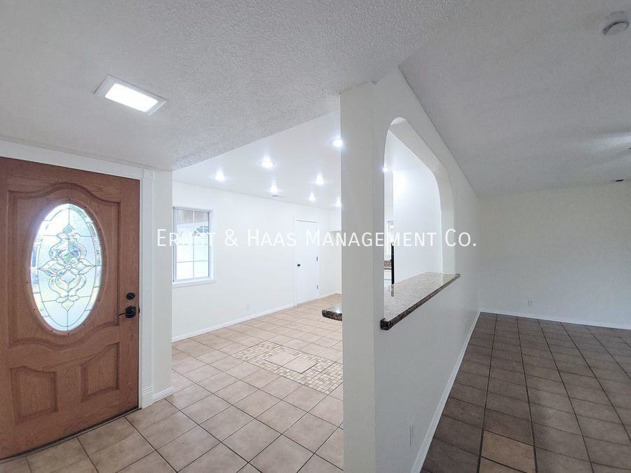 11932 Springdale St - Photo 3 of 25