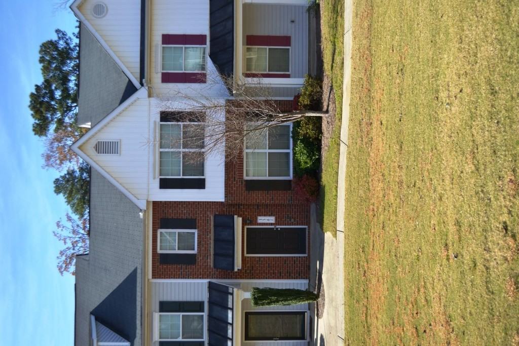 3561 Parc Cir SW - Photo 3 of 23