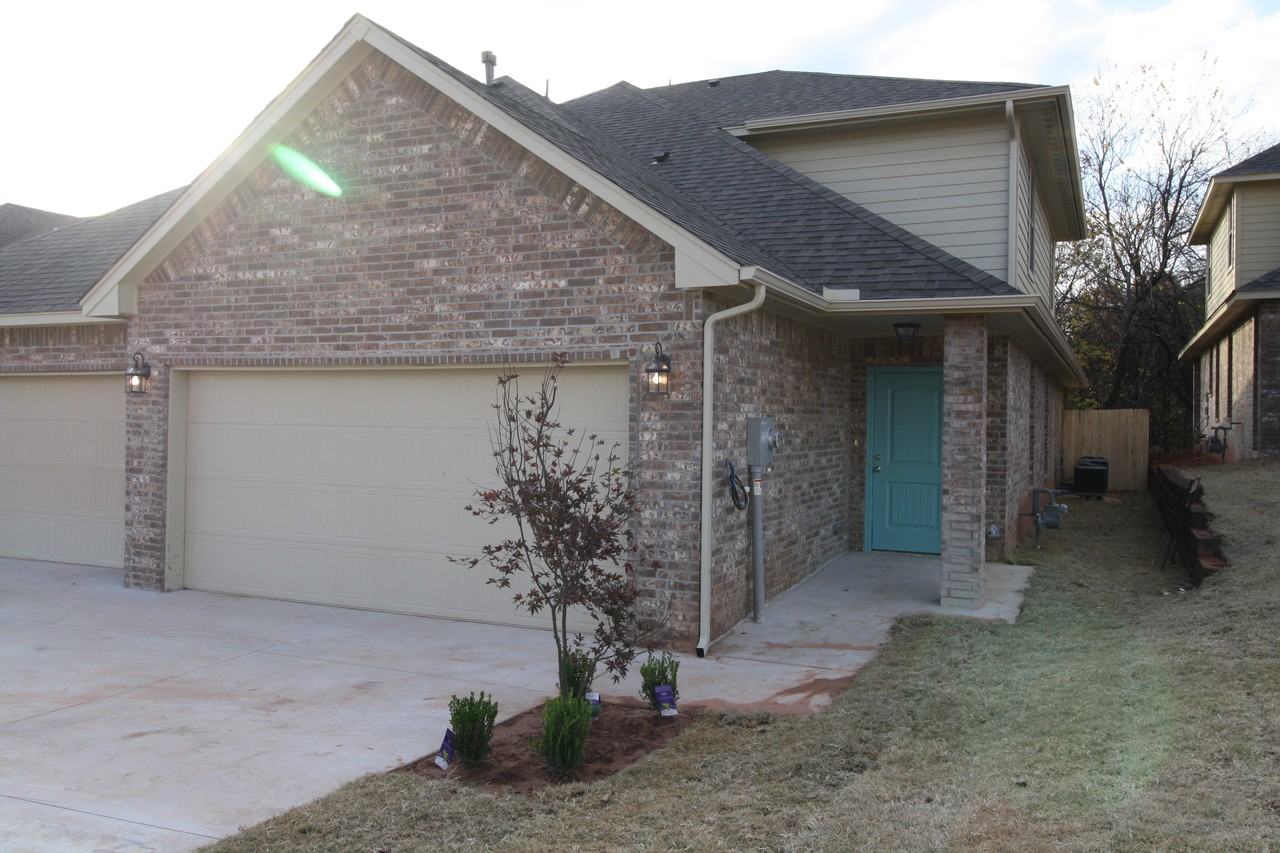 1816 NE 135th St - Photo 2 of 22