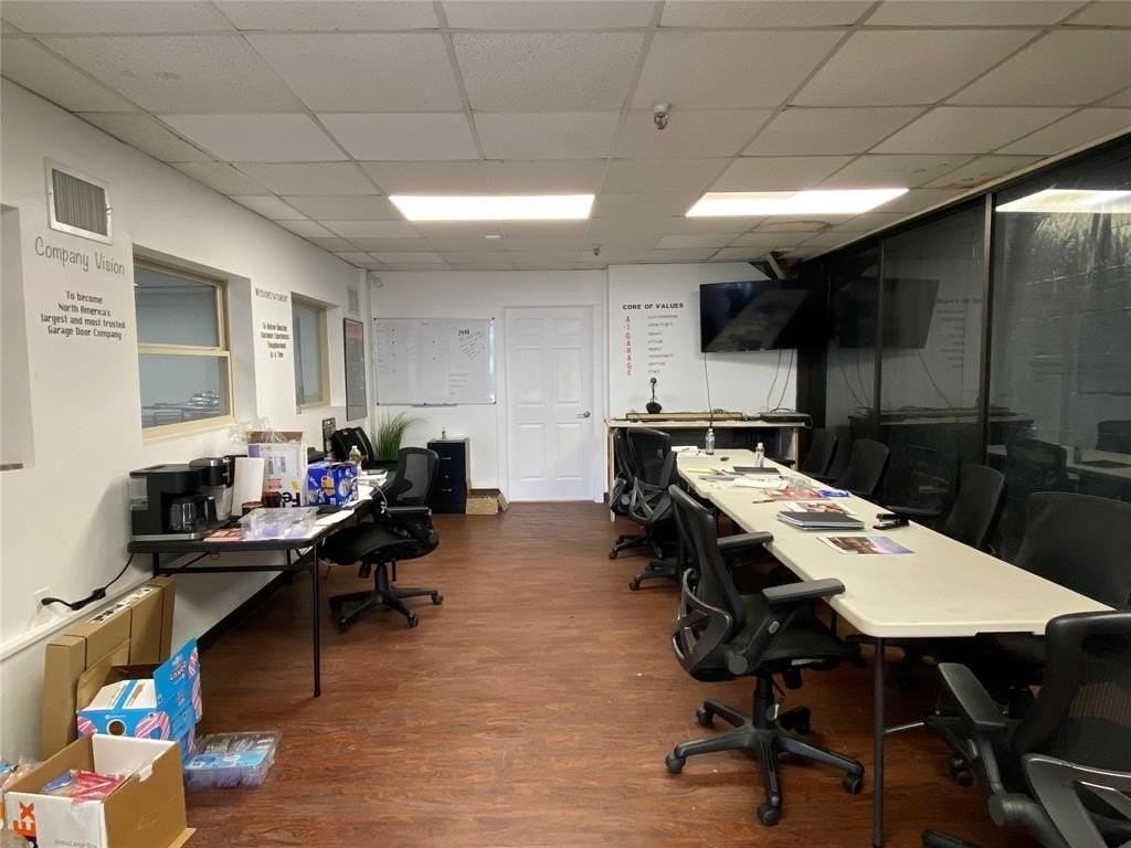 6901 Northwest 63rd Street - Photo 4 of 10