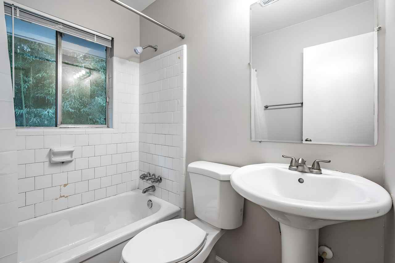 Roxbury Dr - Photo 4 of 16