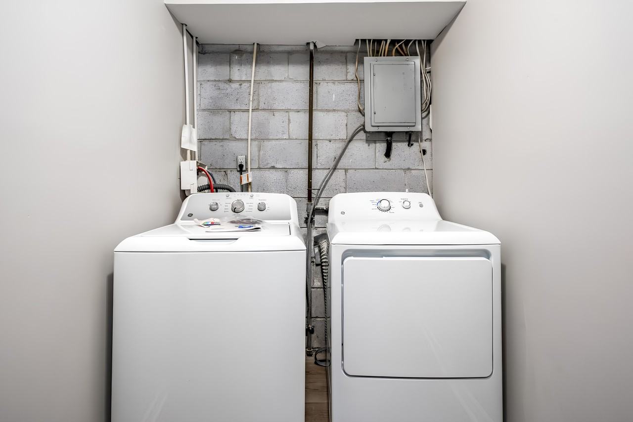 Roxbury Dr - Photo 5 of 16