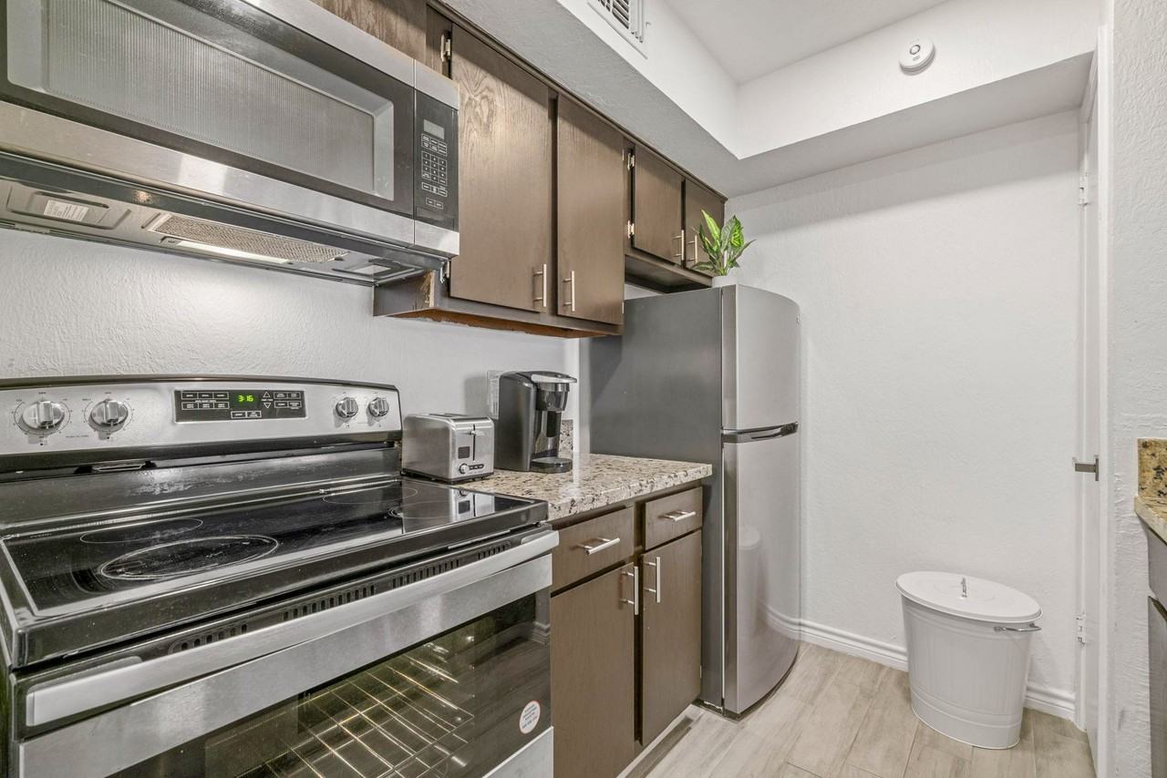 Country Creek Dr - Photo 5 of 16