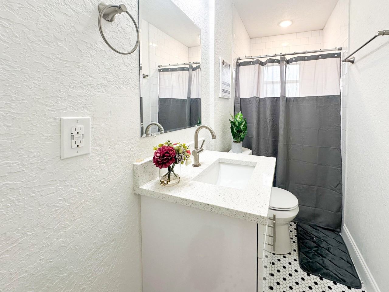 East Jean Street - Photo 5 of 20