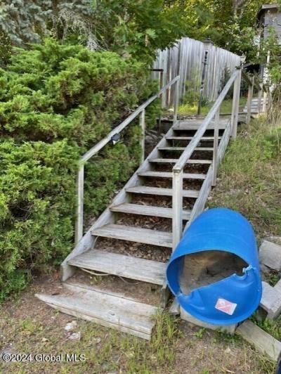 833 N Shore Rd - Photo 2 of 27