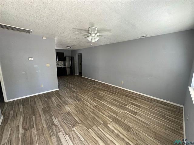 1109 S 2nd St - Photo 2 of 12