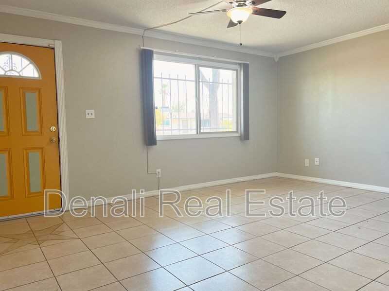 1512 W Huntington Dr - Photo 2 of 20