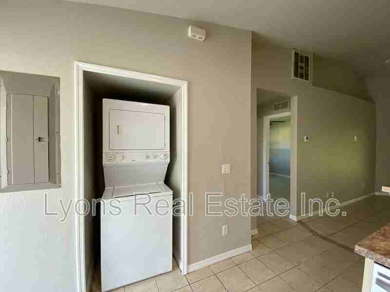 801 Meadow Rd - Photo 3 of 16