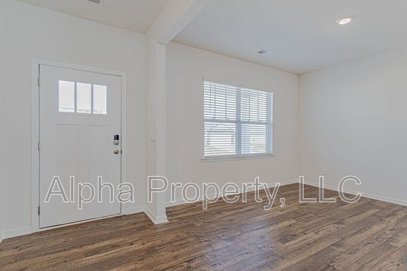 52 Oak Edge Ln - Photo 4 of 35