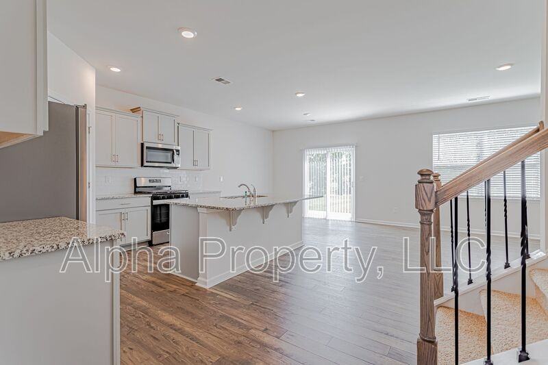 52 Oak Edge Ln - Photo 5 of 35
