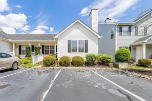featured image of 7 Hammett Grove Ln