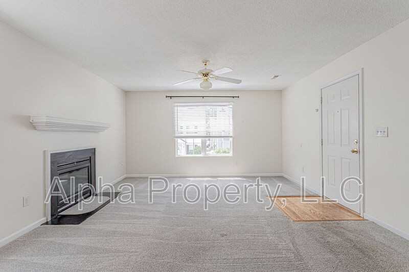 7 Hammett Grove Ln - Photo 4 of 17