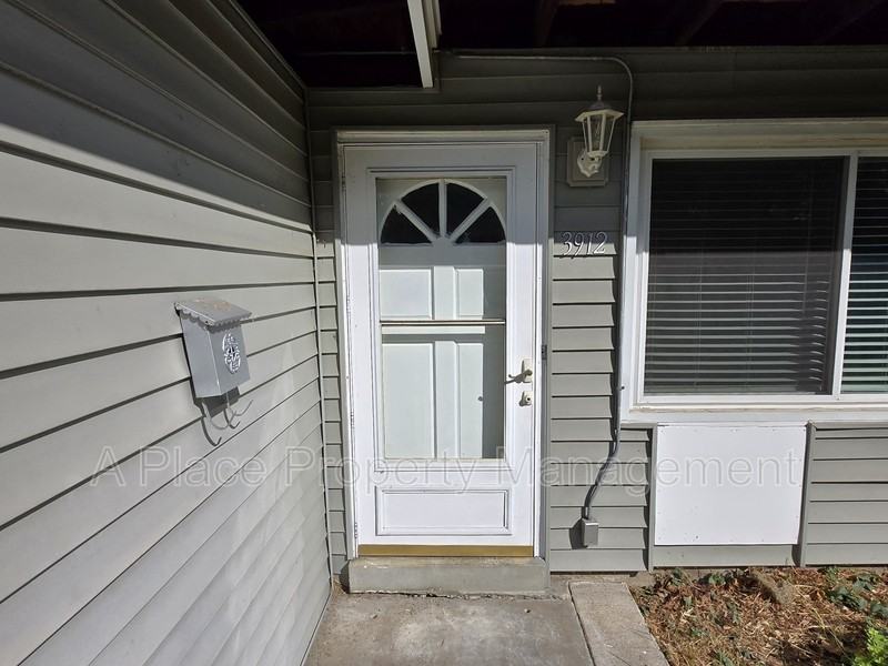 3912 Engler Ave - Photo 2 of 11