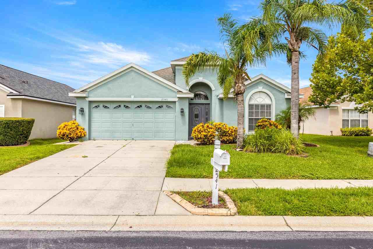 2541 Arrowpointe Dr - Photo 2 of 30