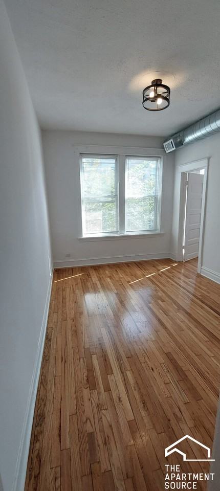 4058 W Hirsch St #2 - Photo 3 of 9