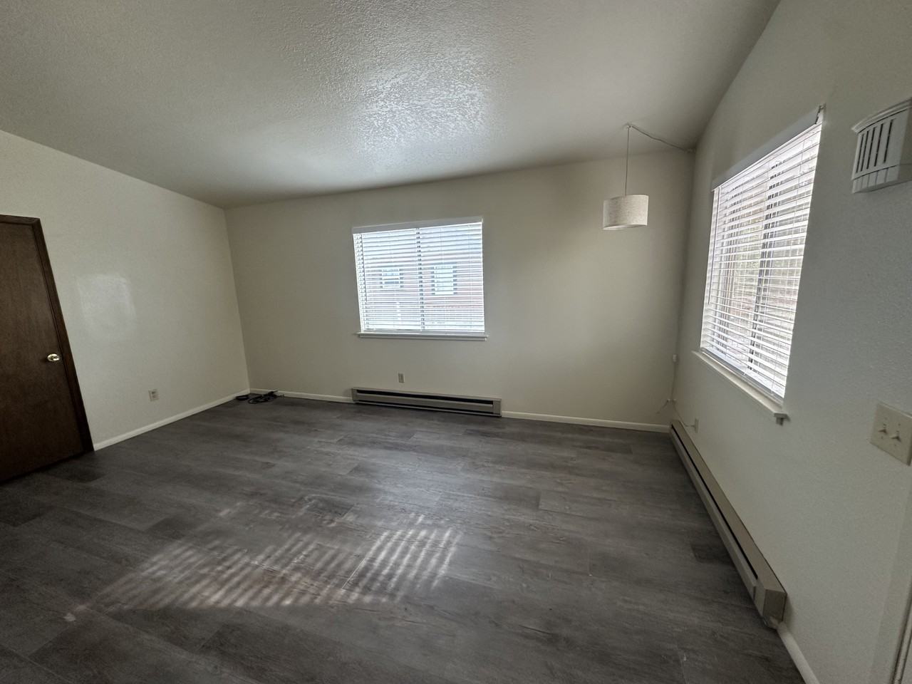 917 7th Ave W #B - Photo 3 of 12