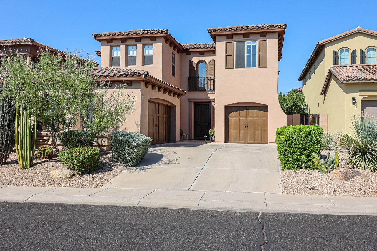 3966 E Crest Ln - Photo 2 of 36